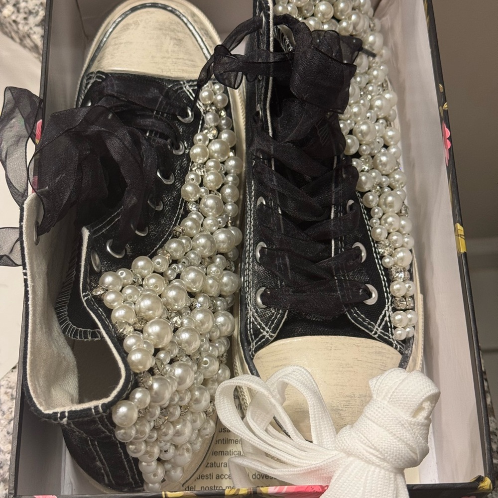 Black Pearl Embellished Women's Sneakers